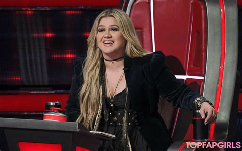 kelly clarkson naked photos|Kelly Clarkson Nude Pics & Videos, Sex Tape < ANCENSORED.